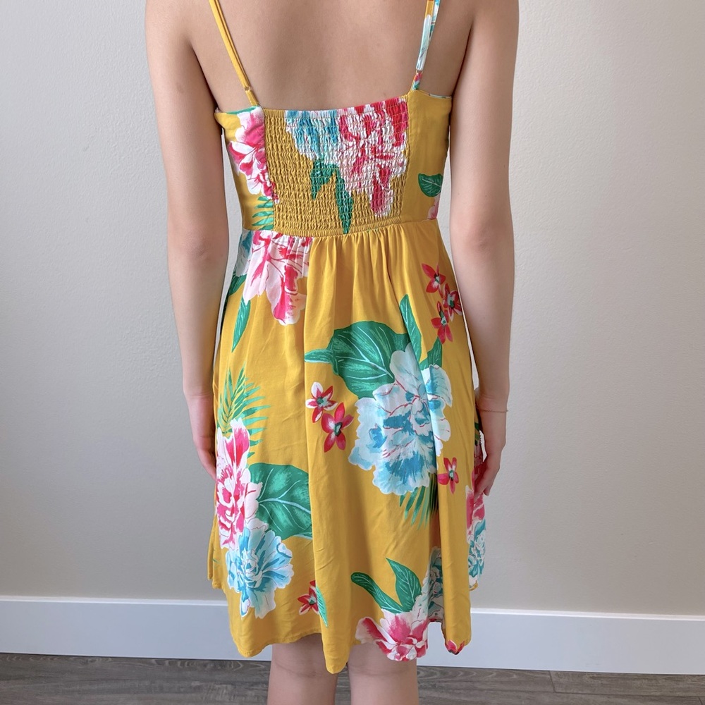 Old Navy summer dress. Xsmall. Floral design.